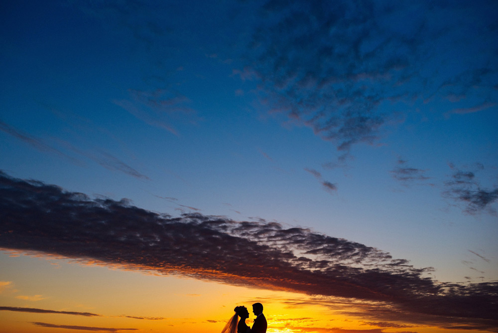 intimate santa monica beach wedding 56